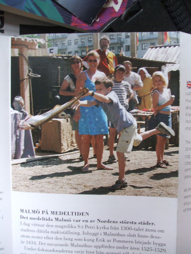 http://www.grographics.com/swedishideas/FishHouse/fish-toss.jpg