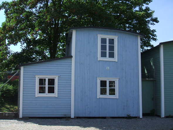 http://www.grographics.com/swedishideas/FishHouse/fishhouse02.jpg